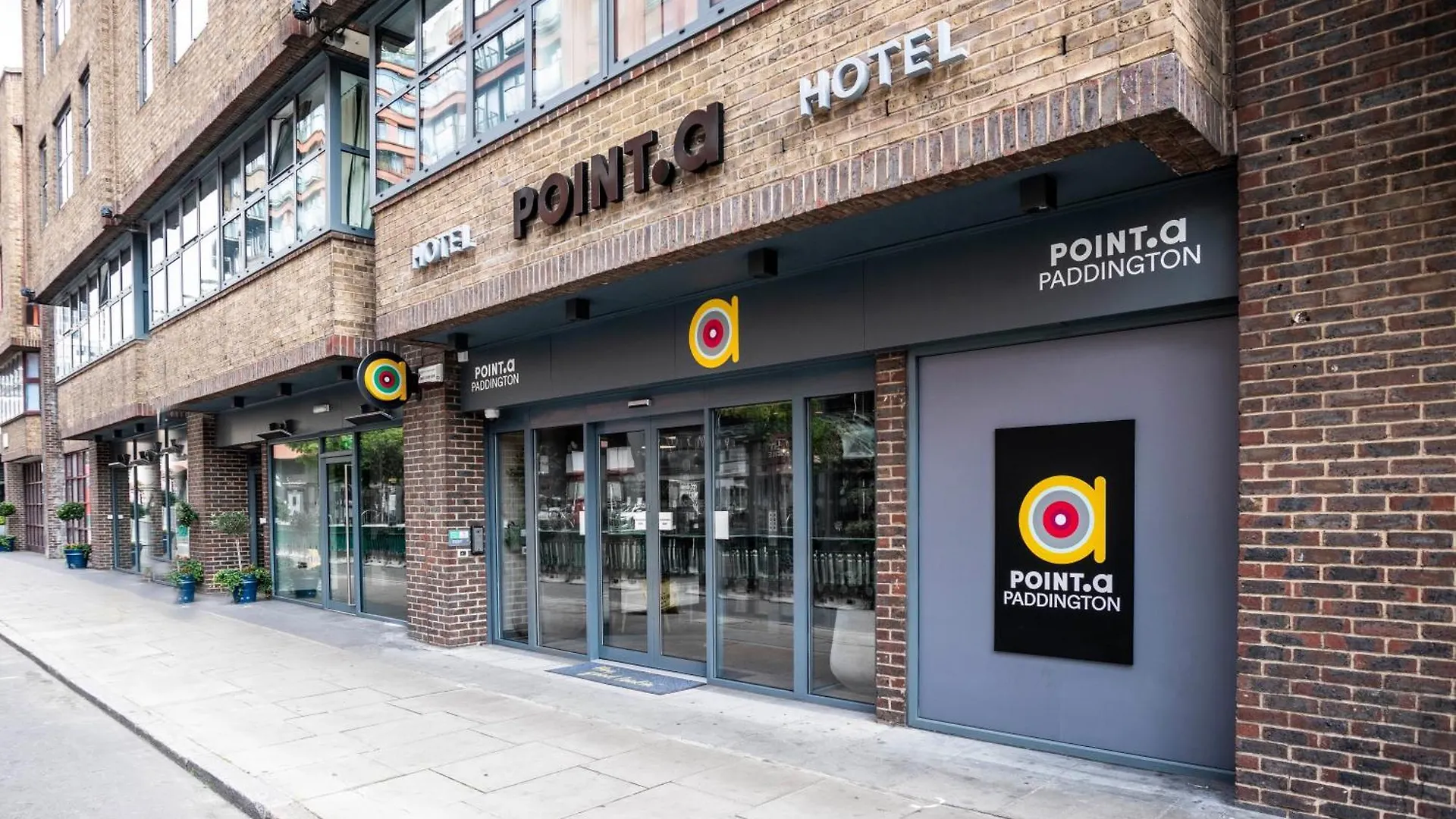 Staying Near the National Gallery: 5 Point A Hotels Compared