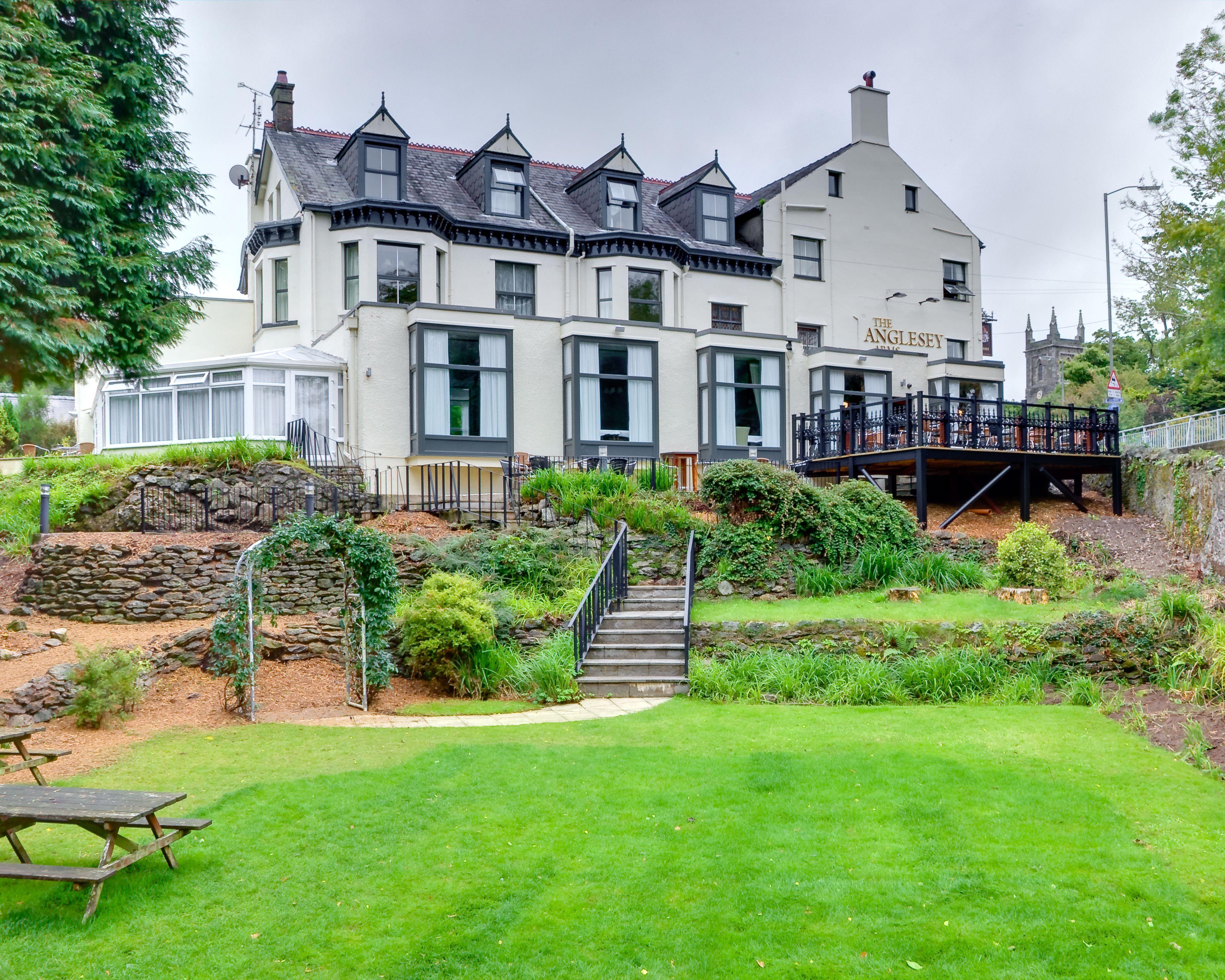 Staying Near GreenWood Forest Park: 4 Family Hotels Compared